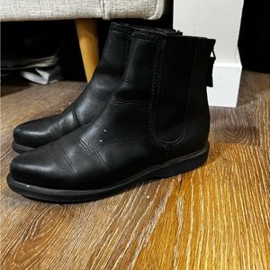 Dr. Marten’s Zillow Chelsea Boots